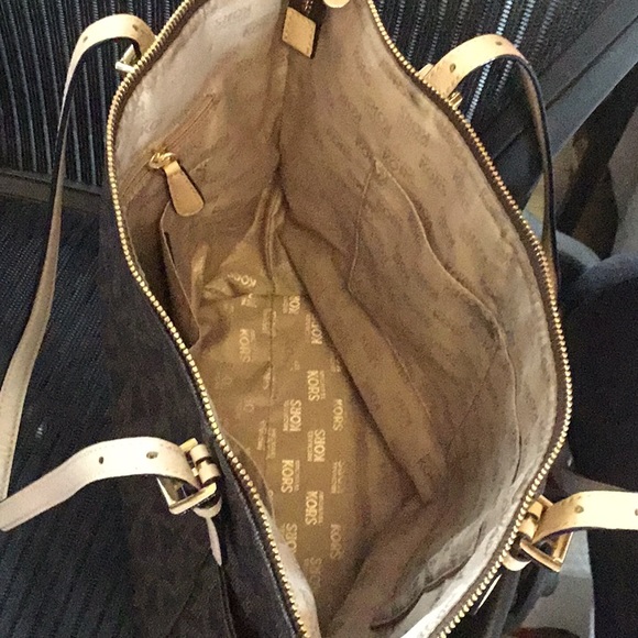 Michael Kors Jet Set East West Top Zip Signature Logo Tote Bag - Picture 5 of 5